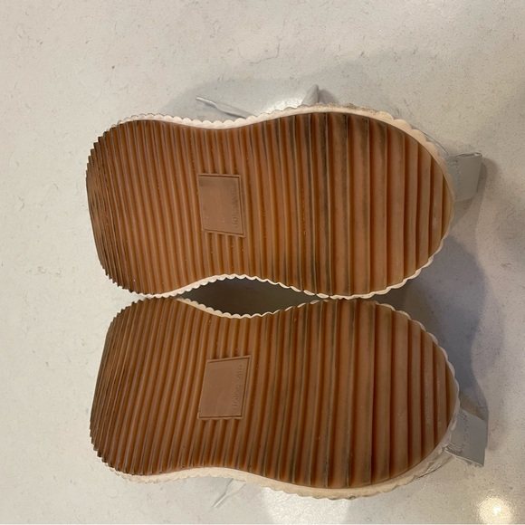 Dolce Vita White Sneakers - Picture 7 of 7